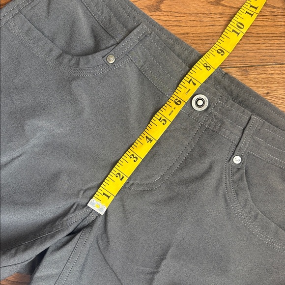 KUHL Women's Gray Nylon Chino Shorts Size 6 belt loops hiking walking athletic l - Picture 9 of 13